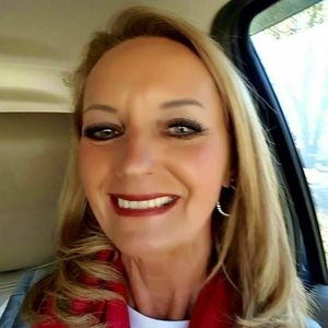 Meet your Posher, Deborah